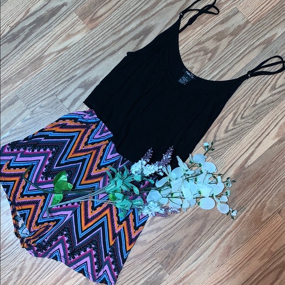 Multi-stripe Chevron Pattern Romper - Picture 1 of 5